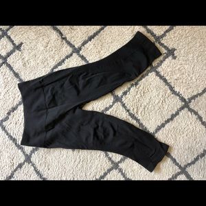 Lululemon awakening crop